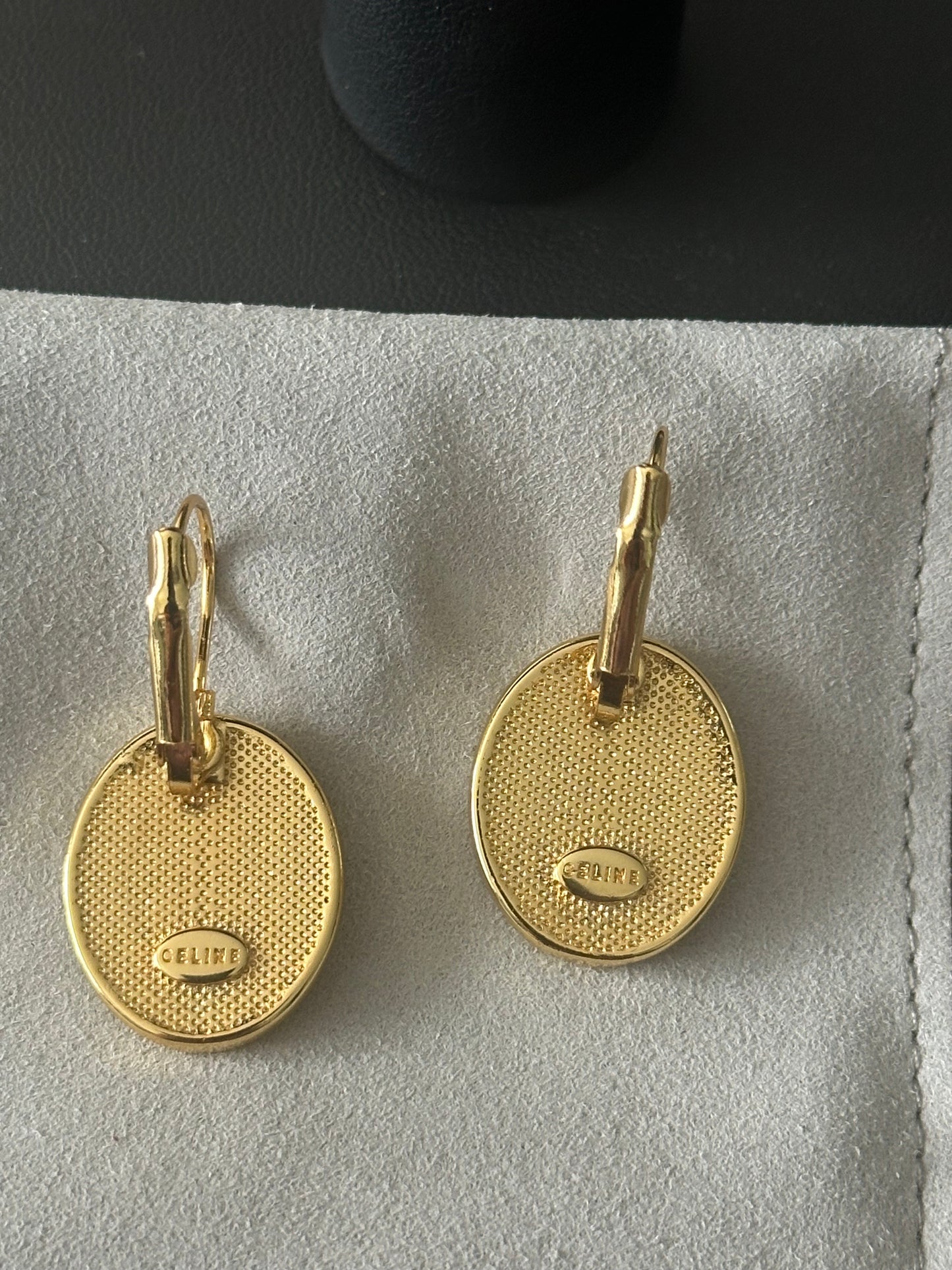 Boucles ovales Triomphe nacrées